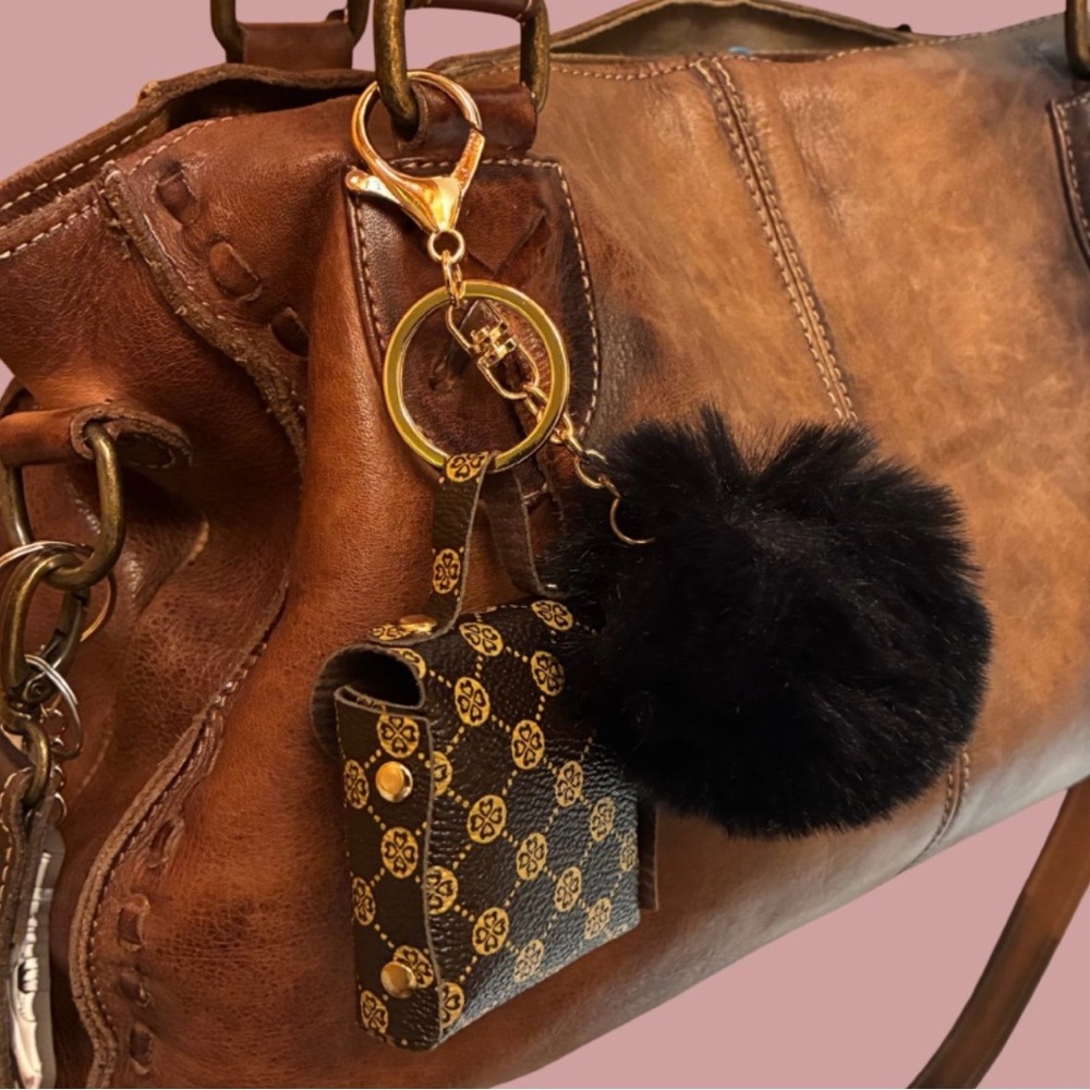 Chic AirPods Case Keychain w/ Pom Pom - Fits AirPods 1st & 2nd Gen - Picture 4 of 4